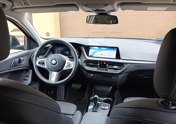 BMW Seria 1 cena 122000 przebieg: 14000, rok produkcji 2021 z Krapkowice małe 191